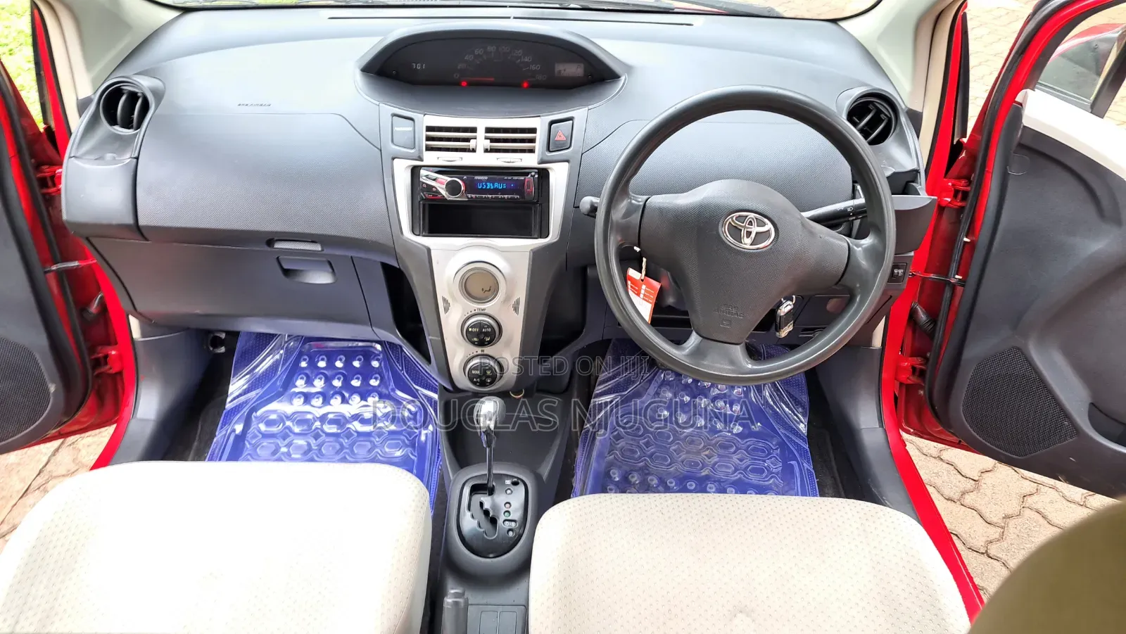 Toyota Vitz 2005 Red