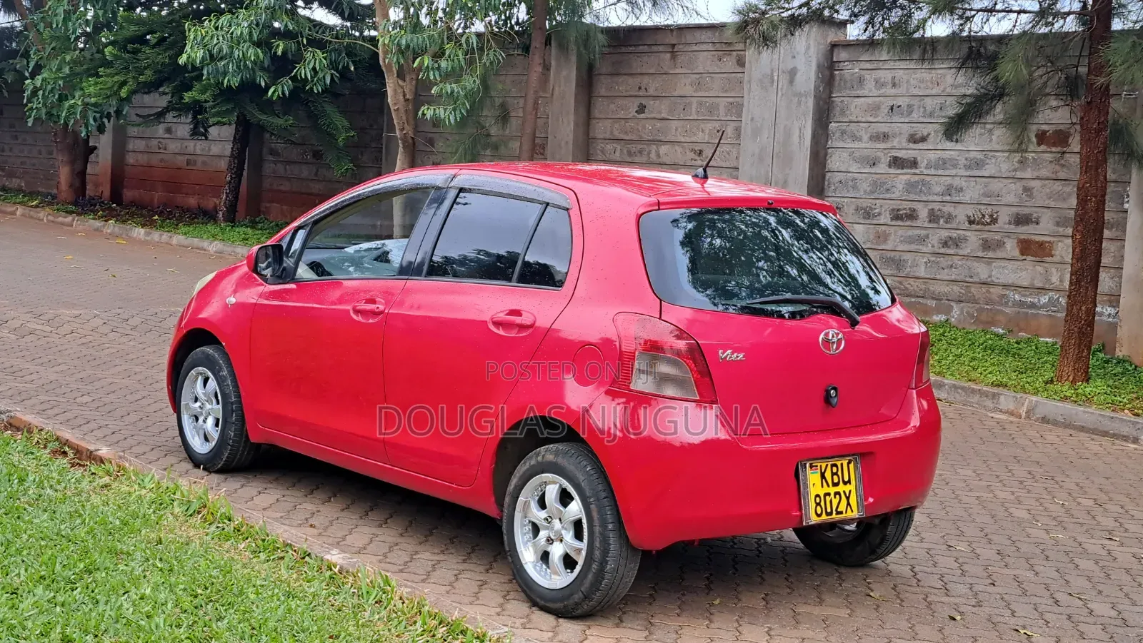 Toyota Vitz 2005 Red
