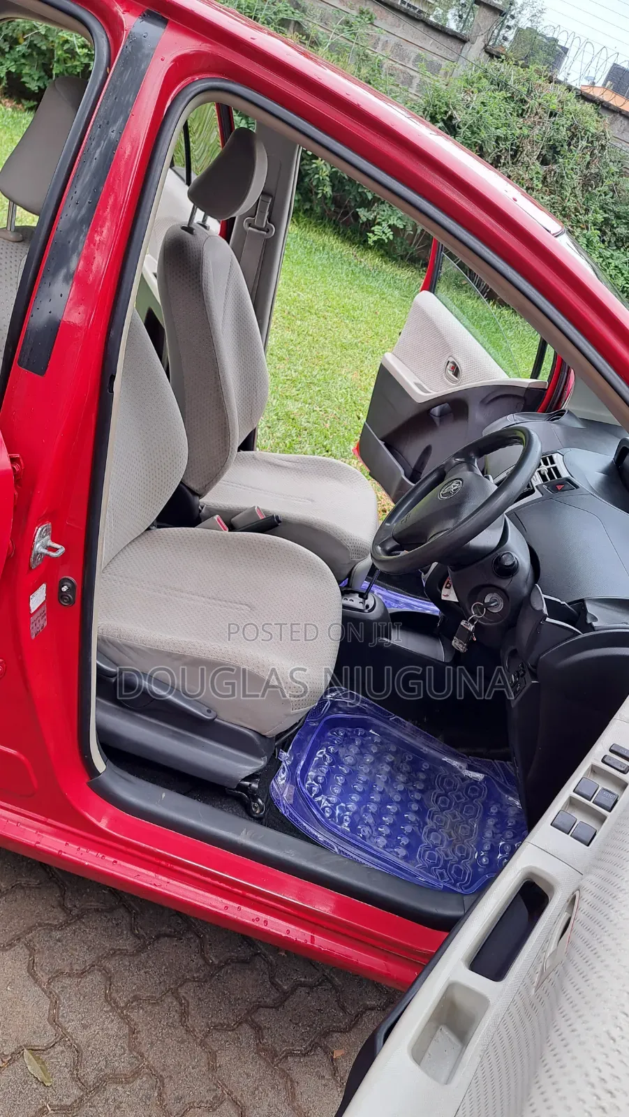 Toyota Vitz 2005 Red