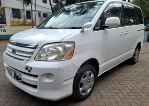 Toyota Noah 2006 White