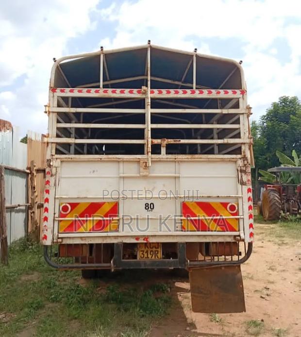 Mitsubishi Canter - thumbnail 2