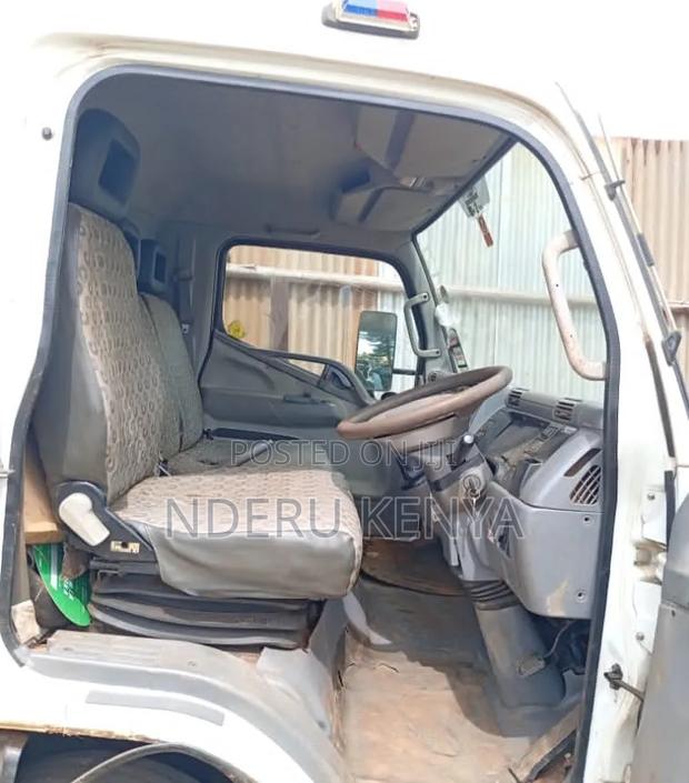 Mitsubishi Canter - thumbnail 5
