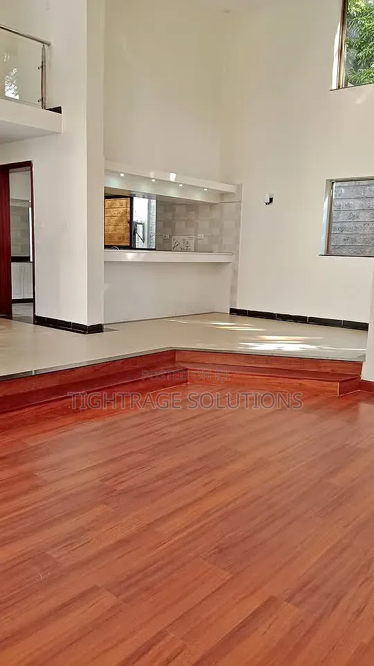 Clear Wood Polishing Service