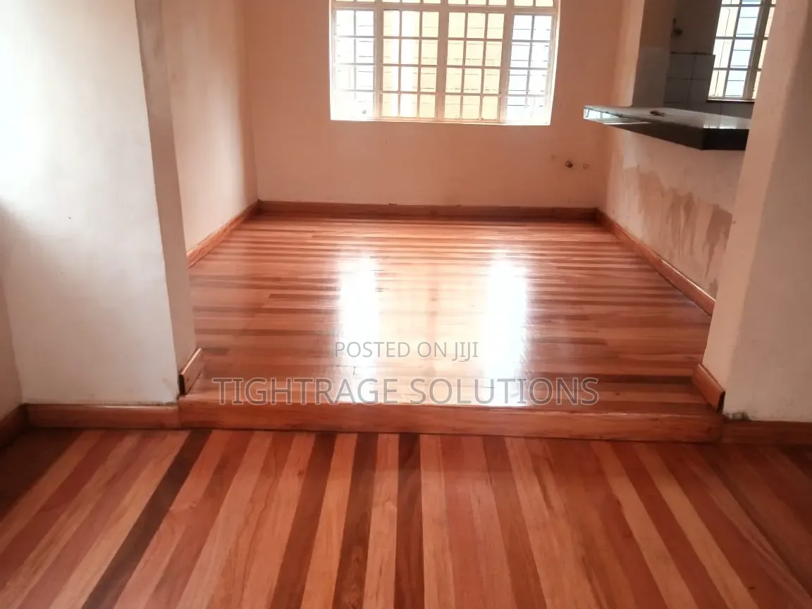 Clear Wood Polishing Service