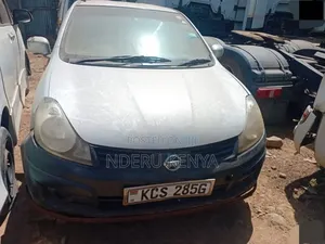 Nissan Advan 2011 Silver