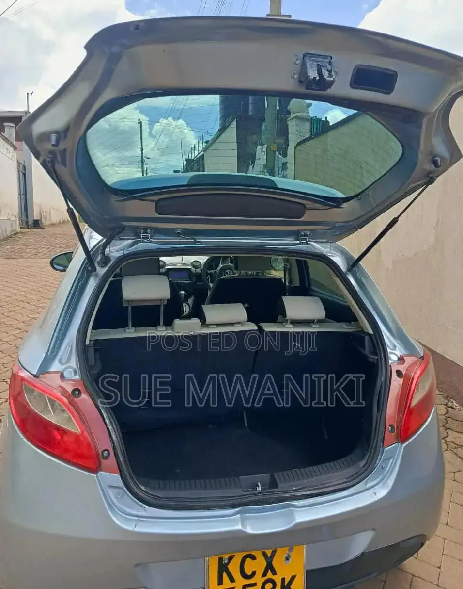 Mazda Demio 2012 Silver