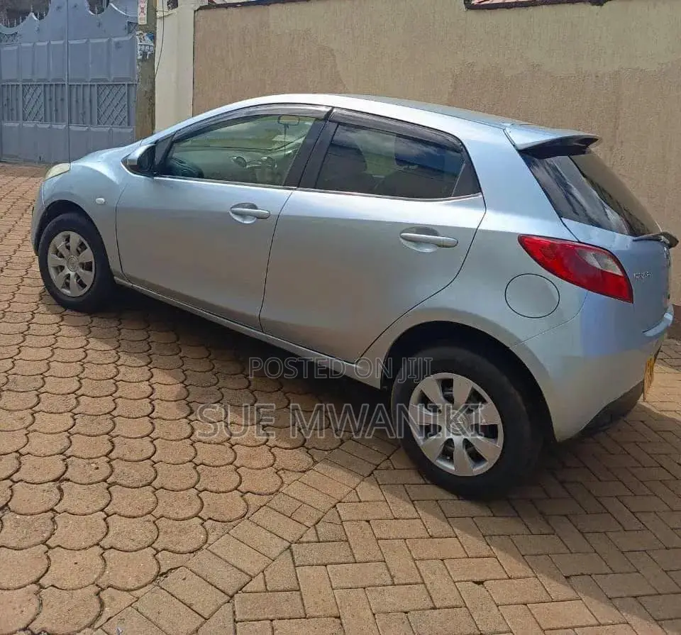 Mazda Demio 2012 Silver