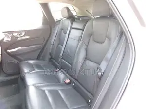 Volvo XC60 2019 Silver