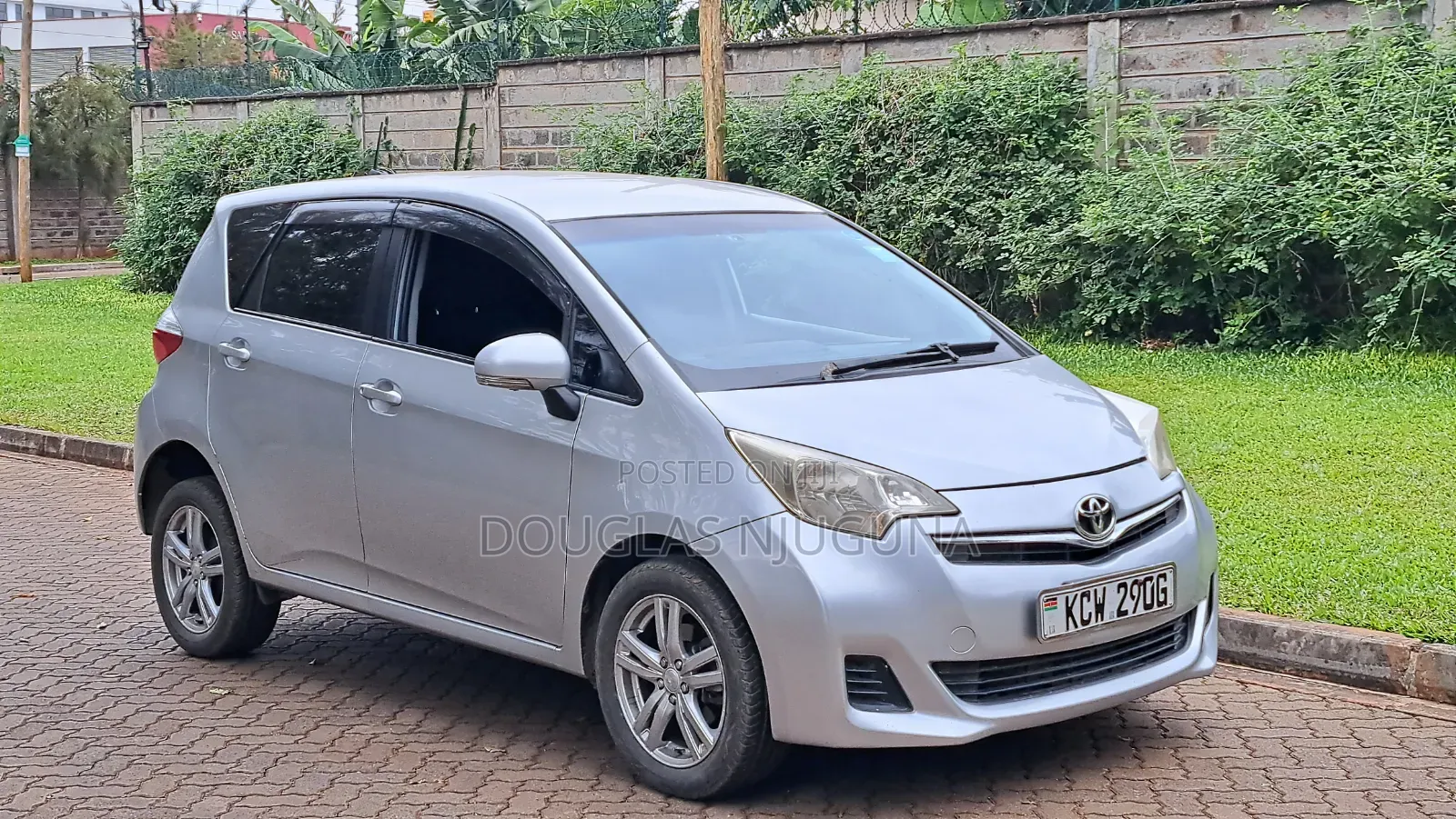Toyota Ractis 2013 Silver