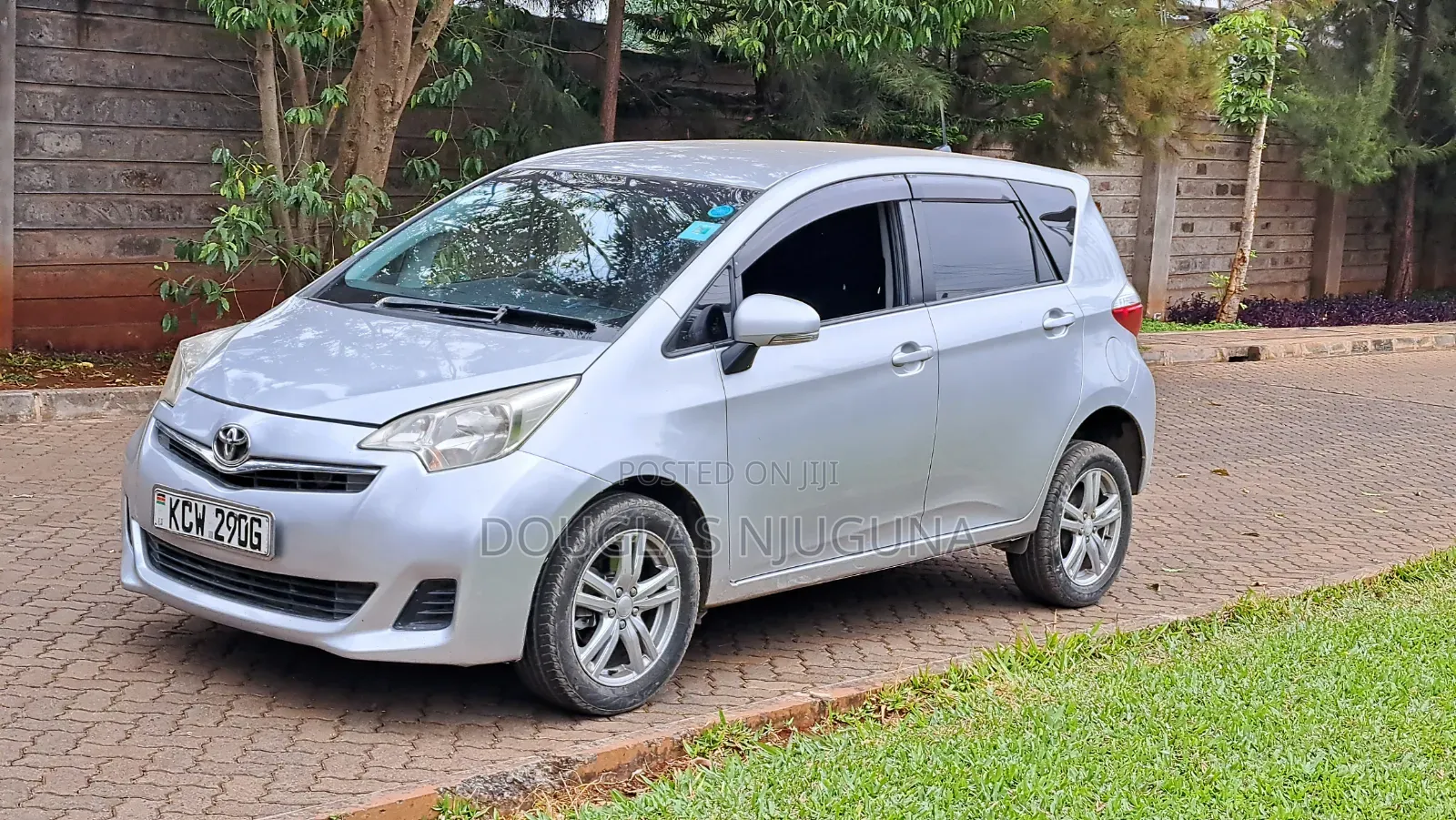 Toyota Ractis 2013 Silver
