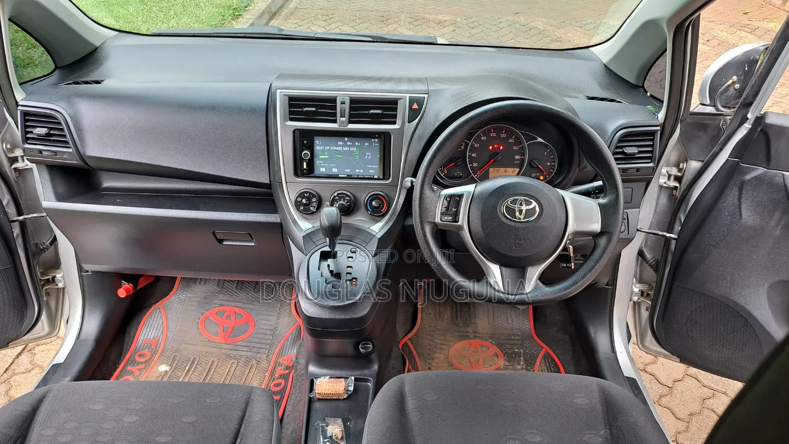Toyota Ractis 2013 Silver