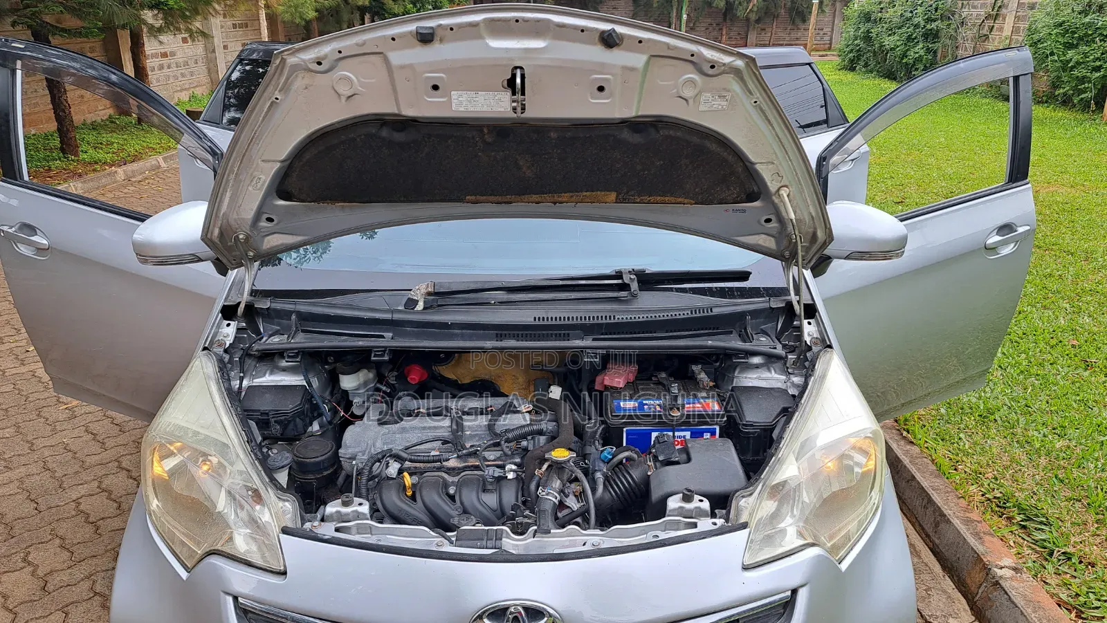 Toyota Ractis 2013 Silver