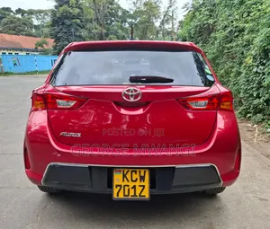 Toyota Auris 2013 Red