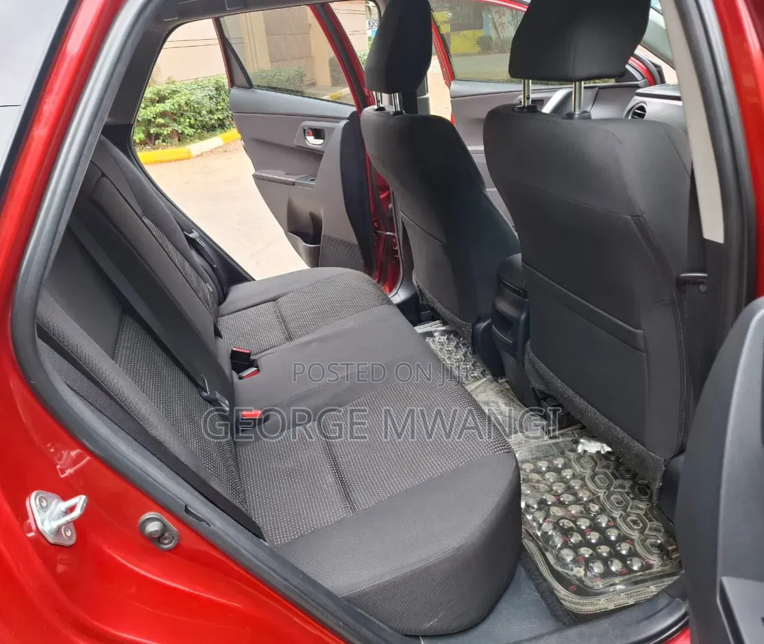 Toyota Auris 2013 Red