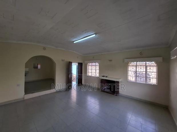 3bdrm Bungalow in Gitaru for rent - thumbnail 4