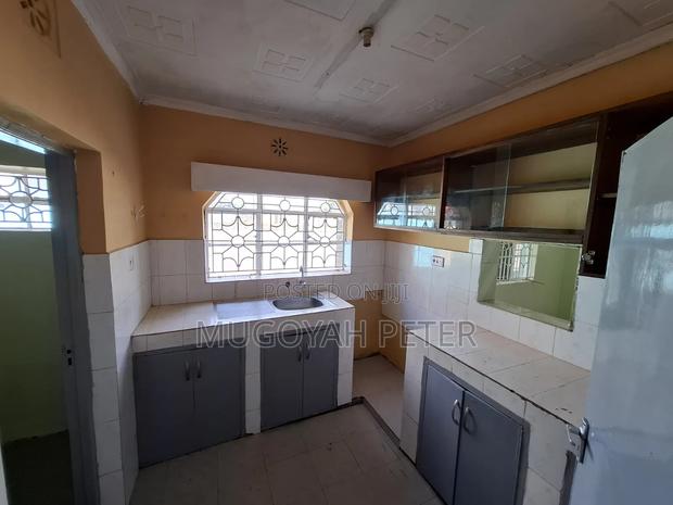 3bdrm Bungalow in Gitaru for rent - thumbnail 8