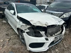 Mercedes-Benz C200 2014 White
