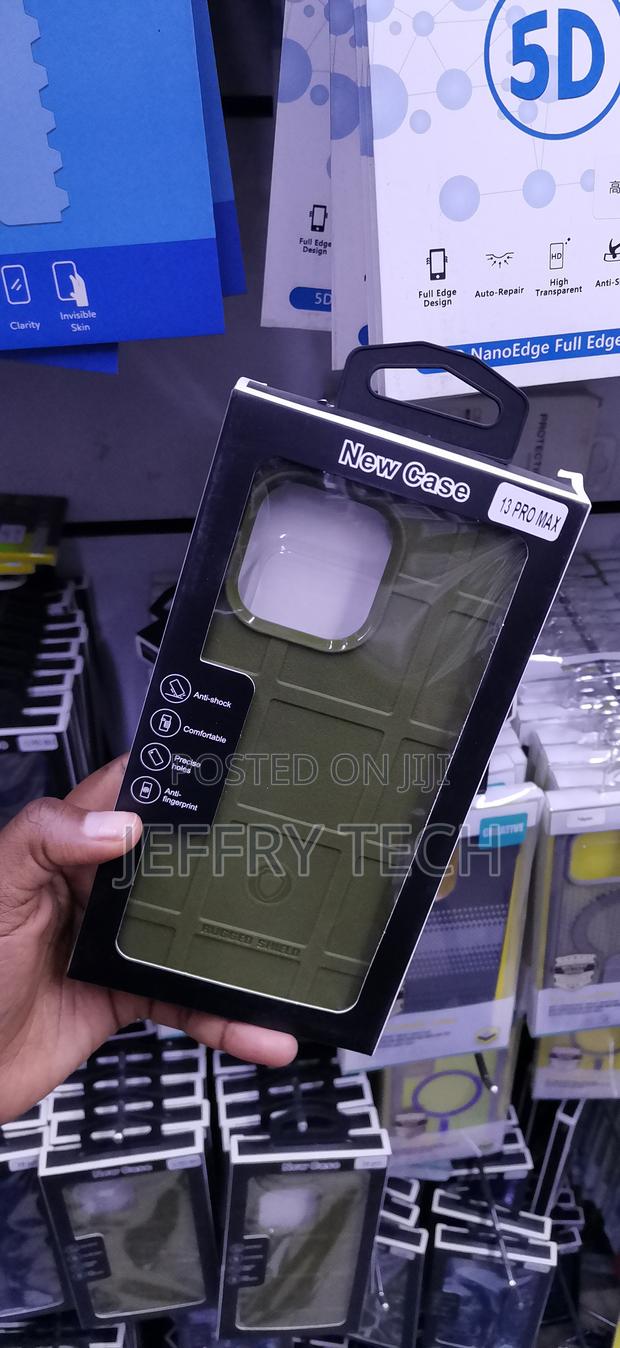 iPhone 13 Pro Max Grid Block Pattern to Provide Enhanced Grip Case - thumbnail 2
