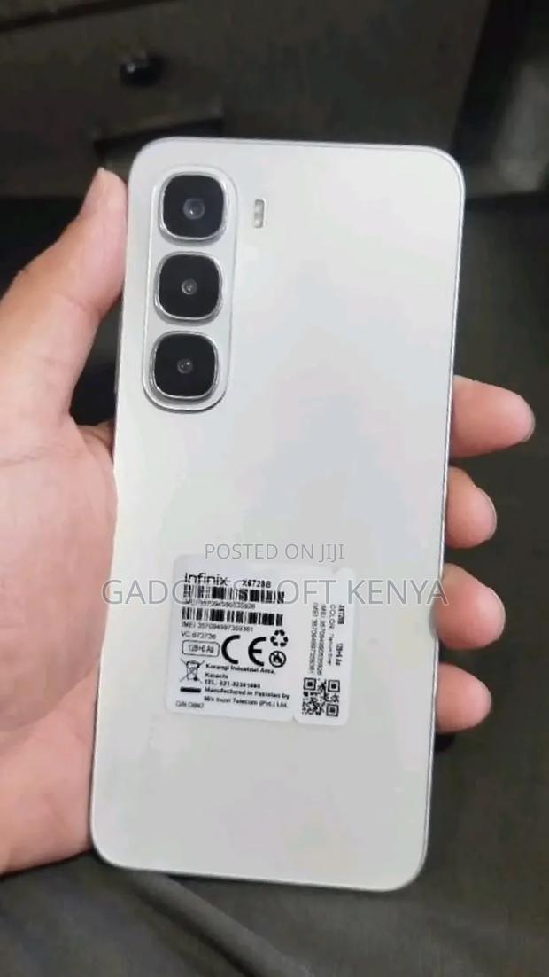 New Infinix Hot 60i 128 GB Silver - thumbnail 2