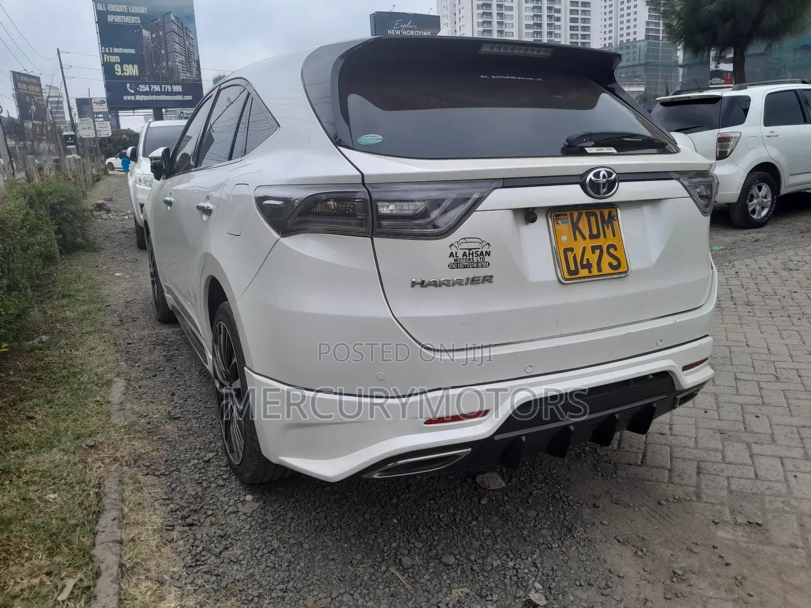 Toyota Harrier 2.0 2016 White