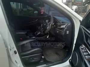 Toyota Harrier 2.0 2016 White