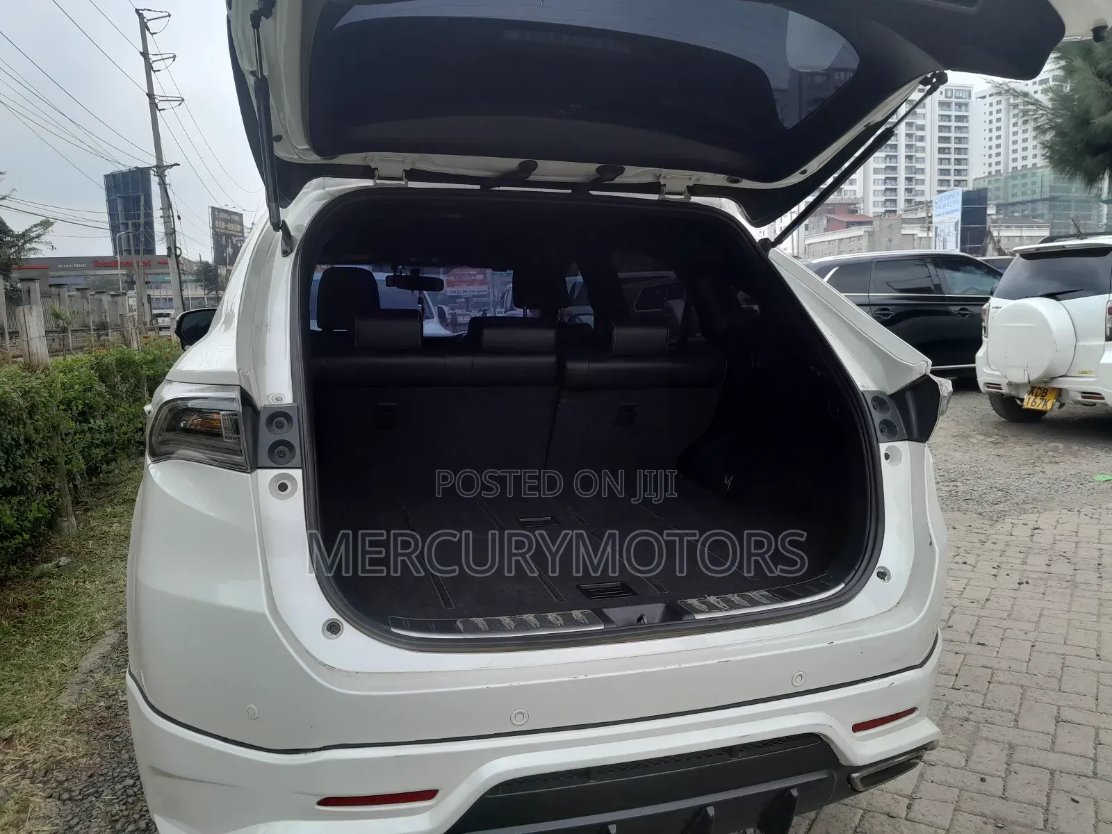 Toyota Harrier 2.0 2016 White