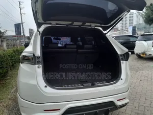 Toyota Harrier 2.0 2016 White