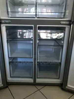 Hisense 4 Door Fridge, 470litres