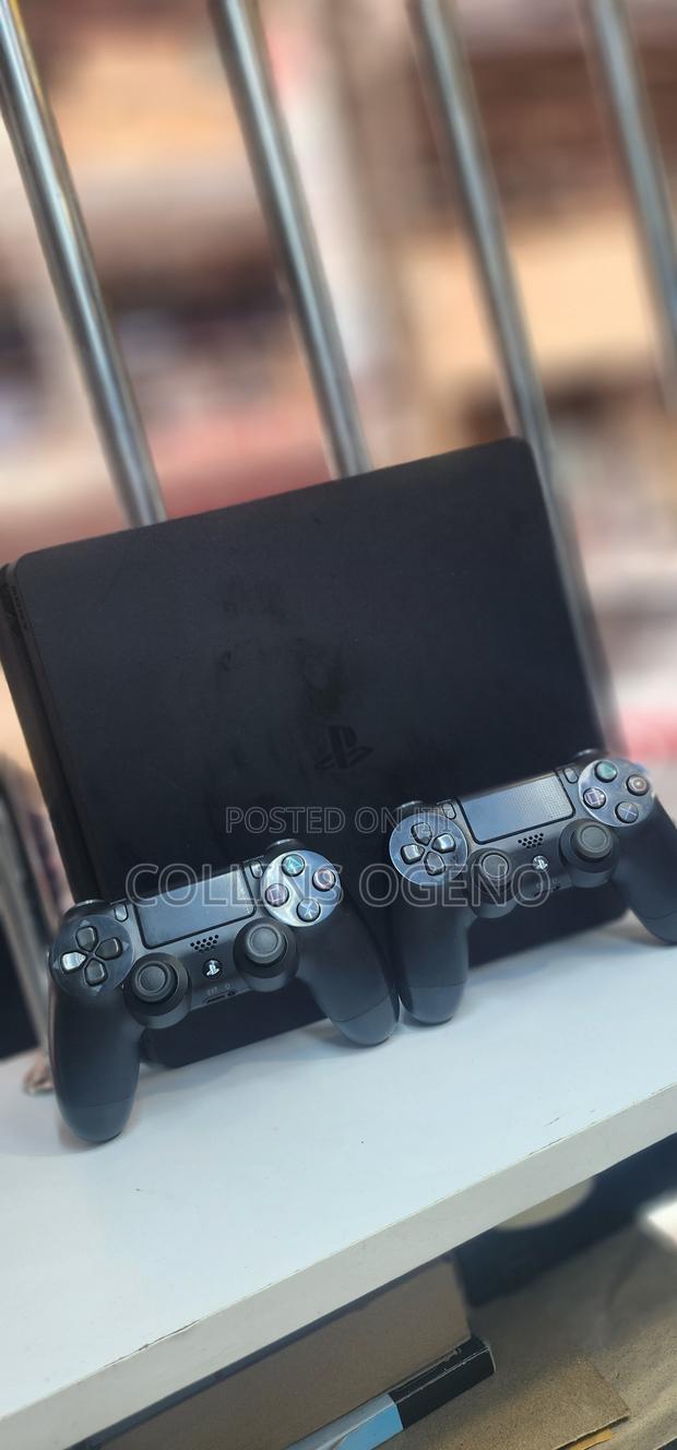 Playstation 4 Slim