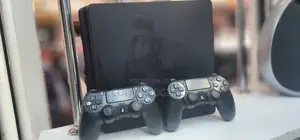 Playstation 4 Slim