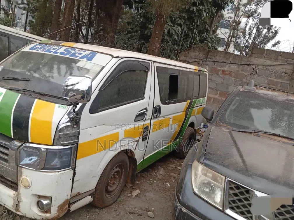 Toyota HiAce 2007 White