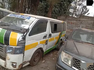 Toyota HiAce 2007 White