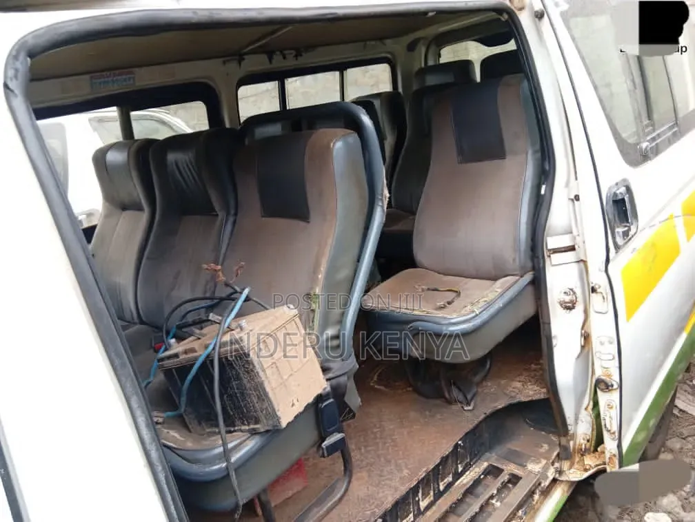 Toyota HiAce 2007 White