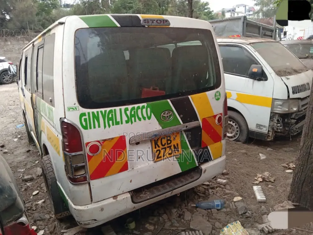 Toyota HiAce 2007 White