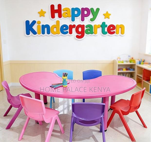 Moon Table: Plastic Curved Classroom Table With Groove