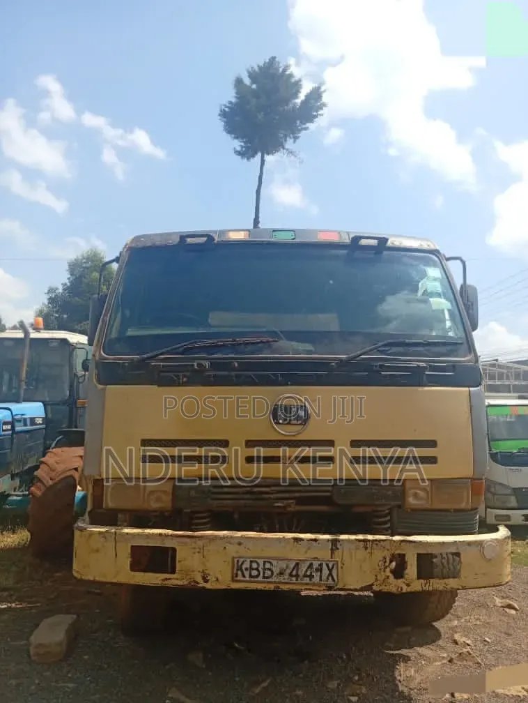 Nissan Diesel Ud 2001