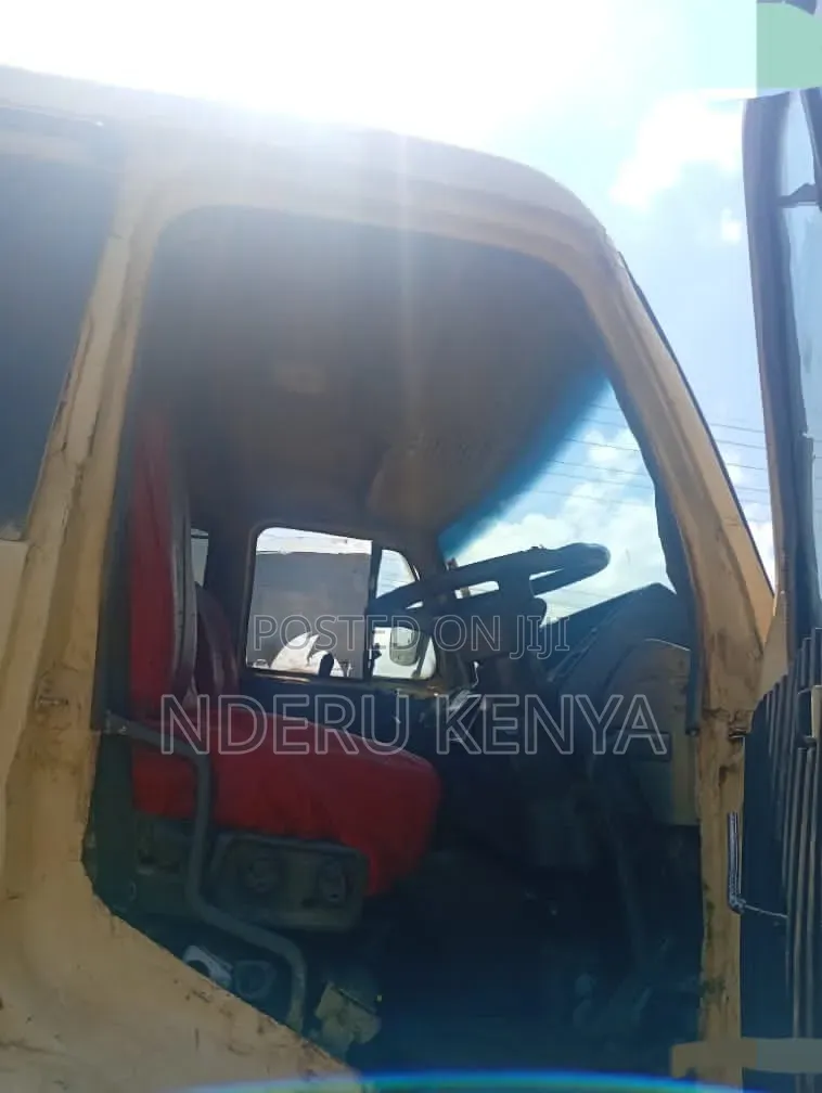 Nissan Diesel Ud 2001
