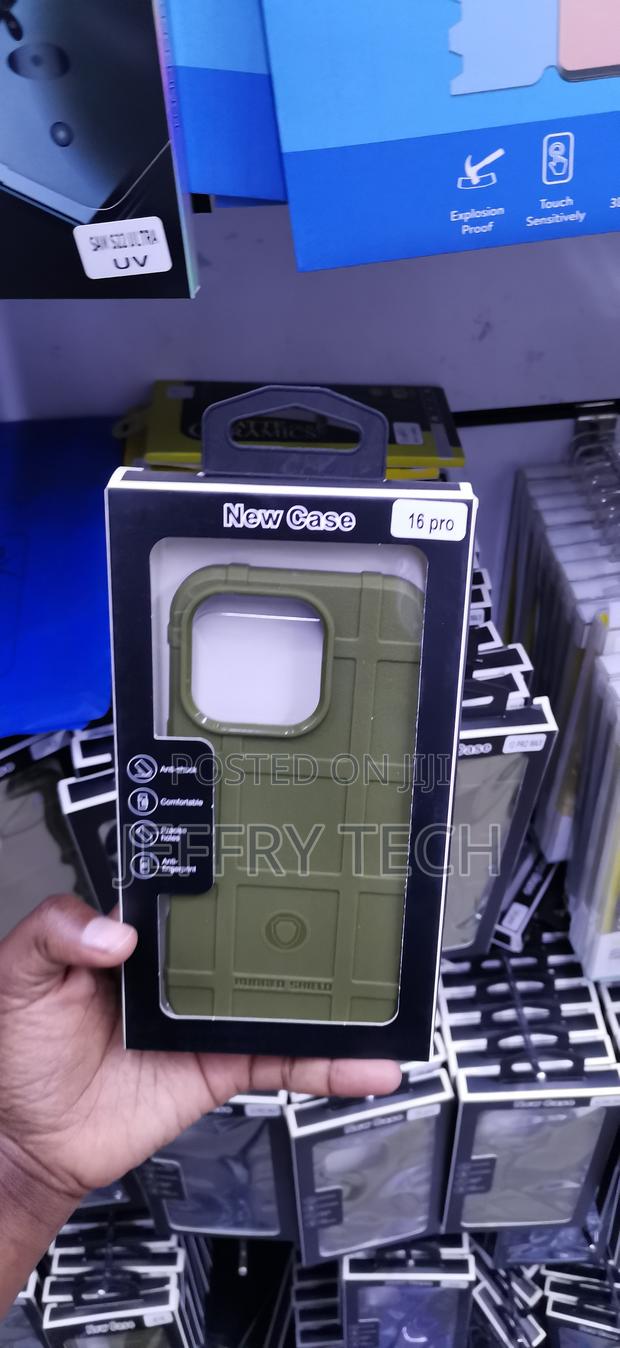iPhone 16 Pro Distinctive Grid Texture That Enhances Grip Cover