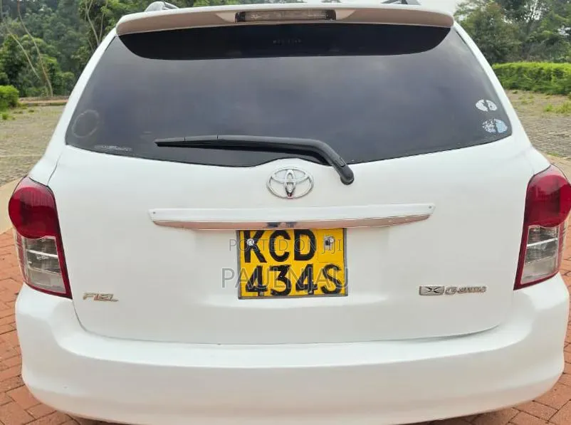 Toyota Corolla Fielder 2012 White