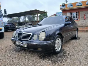 Mercedes-Benz E200 2001 Blue
