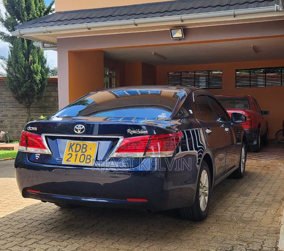 Toyota Crown 2014 Blue
