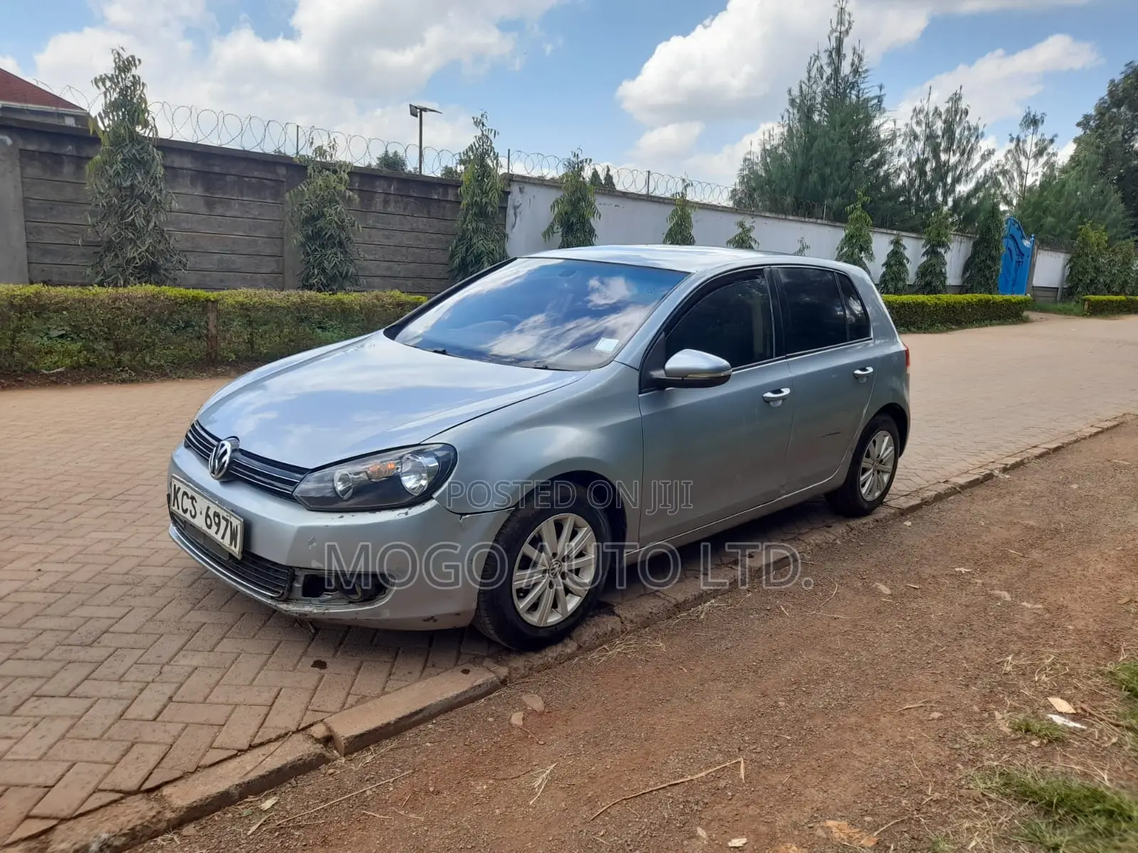 Volkswagen Golf 2011 Blue