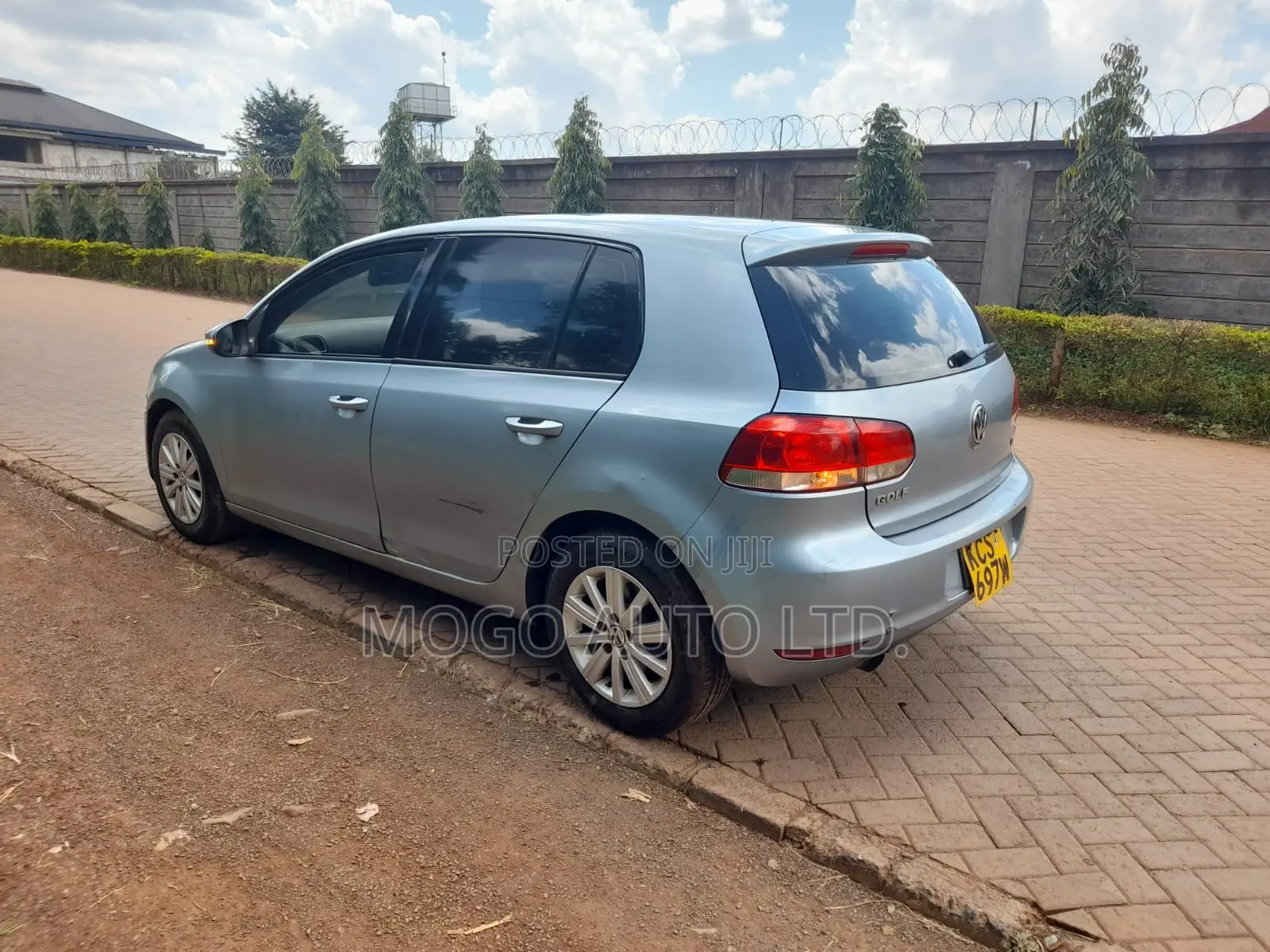 Volkswagen Golf 2011 Blue