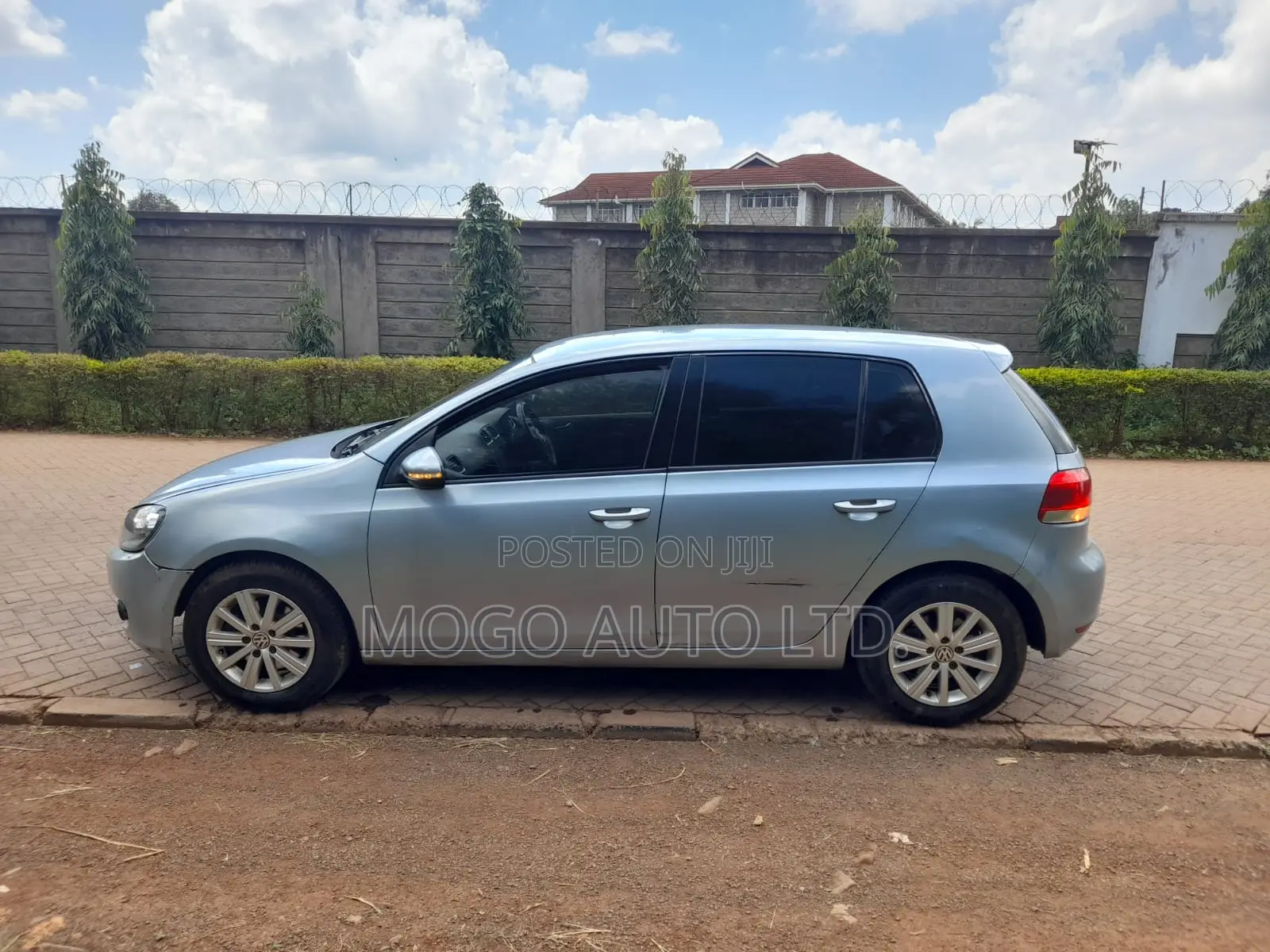Volkswagen Golf 2011 Blue