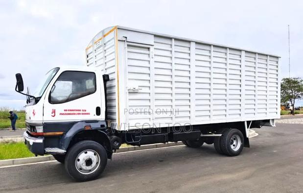 Mitsubishi Fh 215 KBR Closed Body 2011 - thumbnail 5