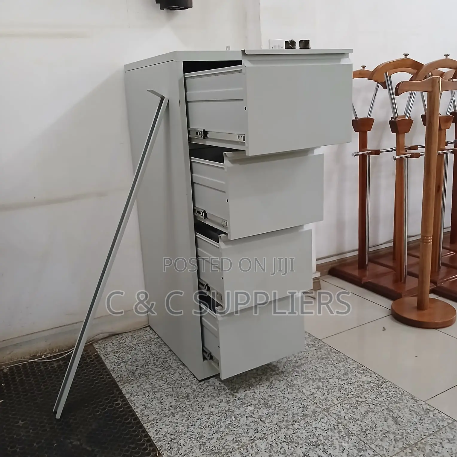 4-Drawer's Steel Cabinet With Bar
