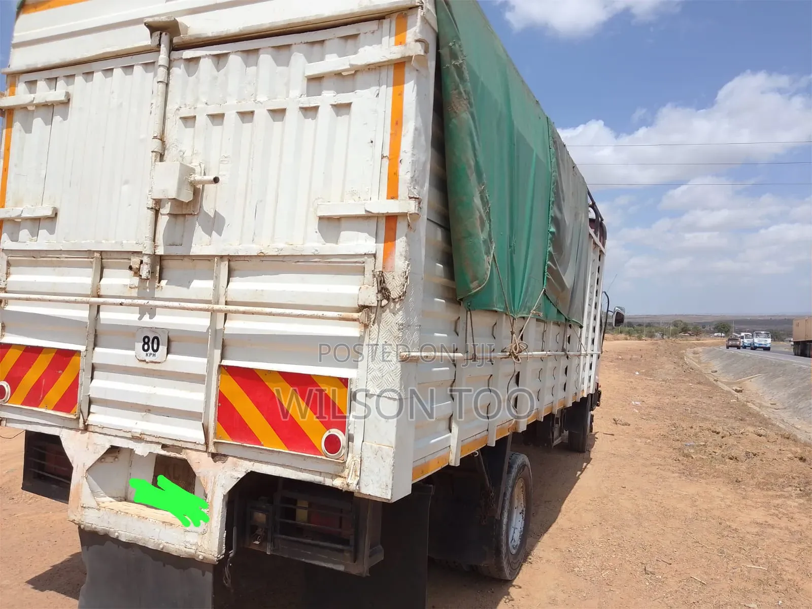 Isuzu FRR 33 KCC 2013 White