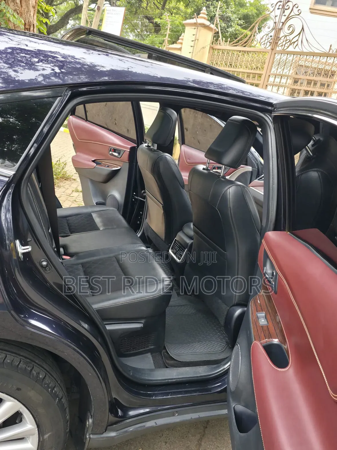 Toyota Harrier 2.0 2017 Black