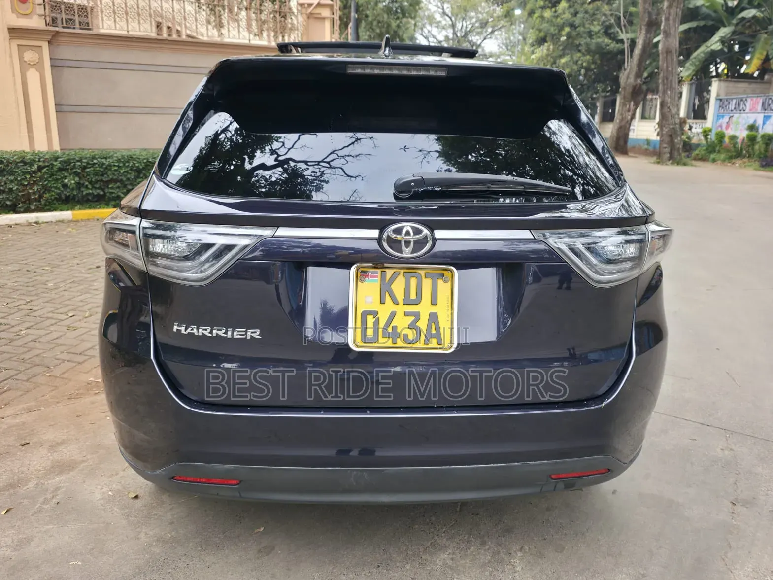 Toyota Harrier 2.0 2017 Black