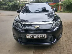 Toyota Harrier 2.0 2017 Black